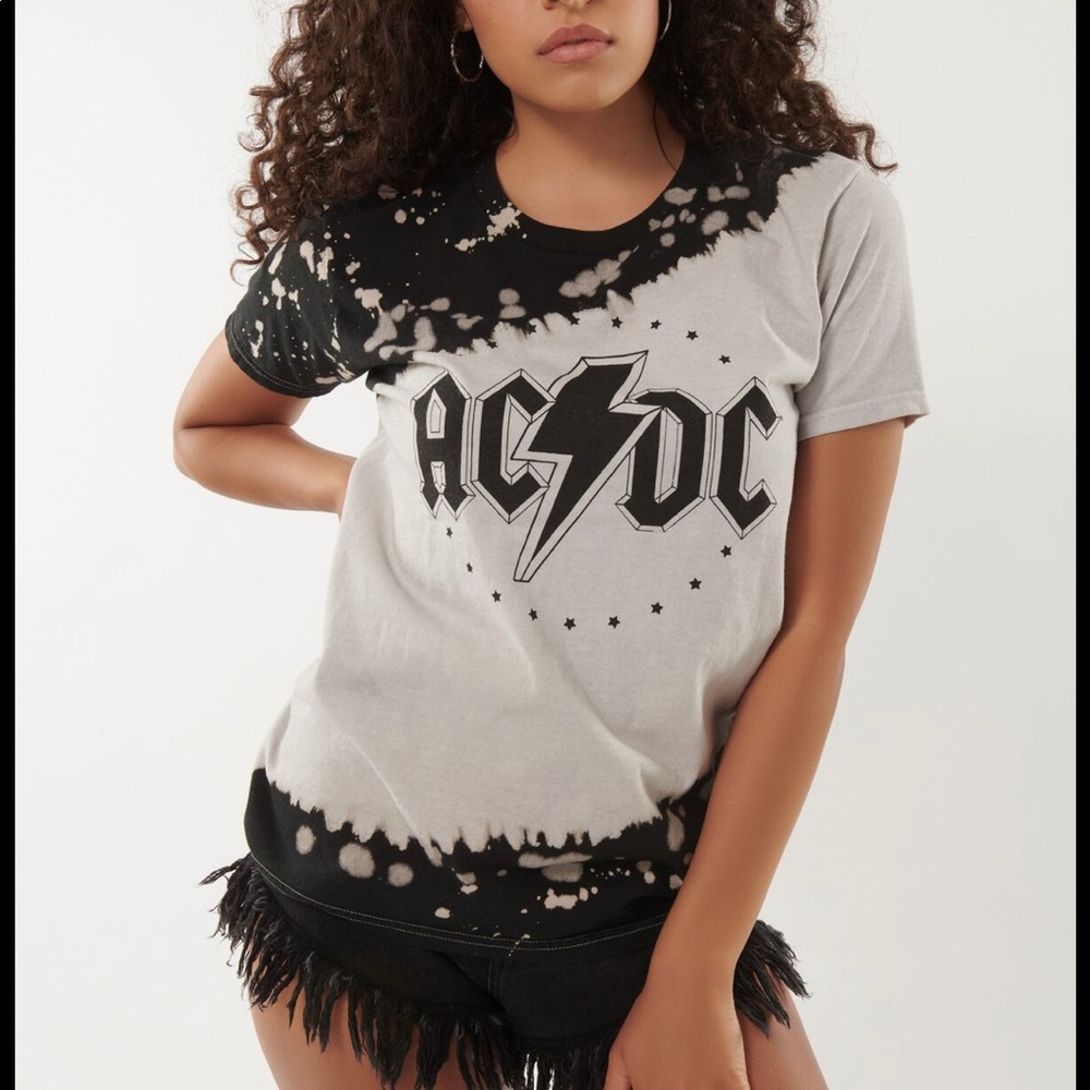 GARAGE- AC/DC Graphic Tee